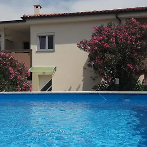 apartments-nadia.primorje-gorskikotar.com/